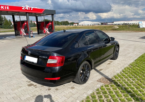 Skoda Octavia cena 66000 przebieg: 153000, rok produkcji 2016 z Krosno małe 22